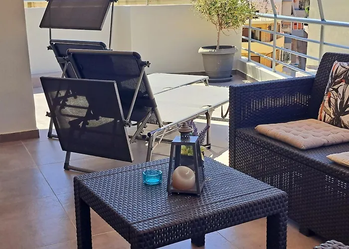 Downtown Modern Luxurious Apartment