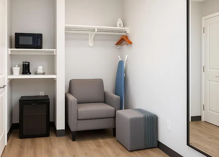 Travelodge By Wyndham Lax