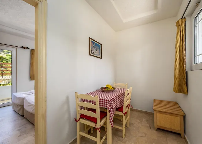 Evi Studios & Apartments Pefkos