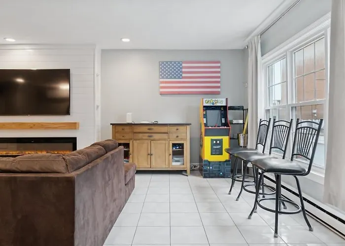 Heart Of Southie - Hot Tub + Walk To Top Bars