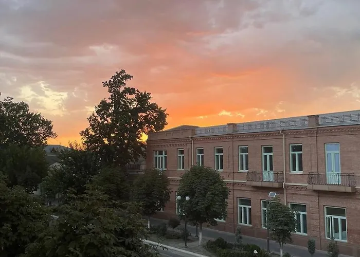 Khan Hotel