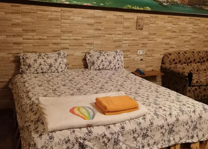 Red Lantern Guesthouse
