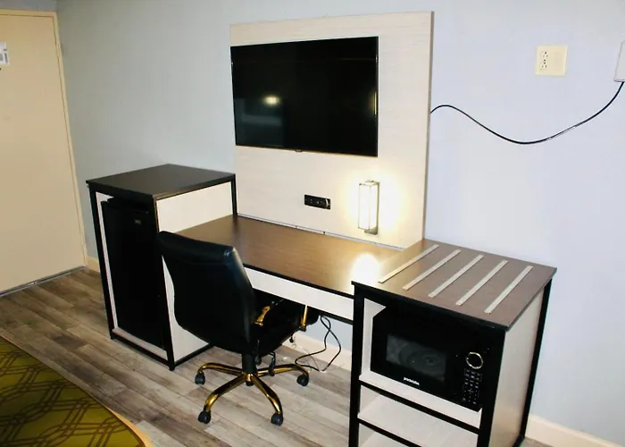 Milan Inn & Suites