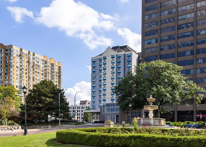 Holiday Inn Express Windsor Waterfront By Ihg