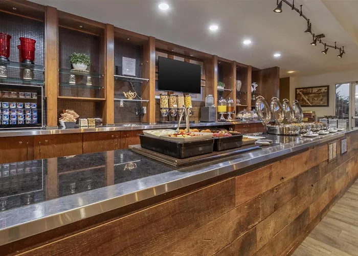 Best Western Plus Chocolate Lake Hotel - Halifax