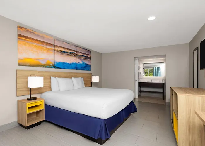 Days Inn By Wyndham Fort Myers Springs Resort