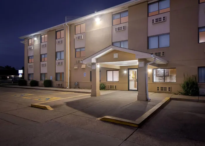 Super 8 By Wyndham Evansville East