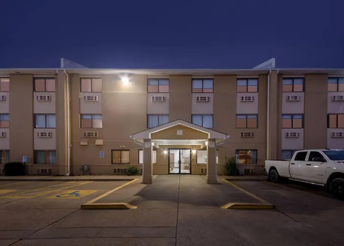 Super 8 By Wyndham Evansville East