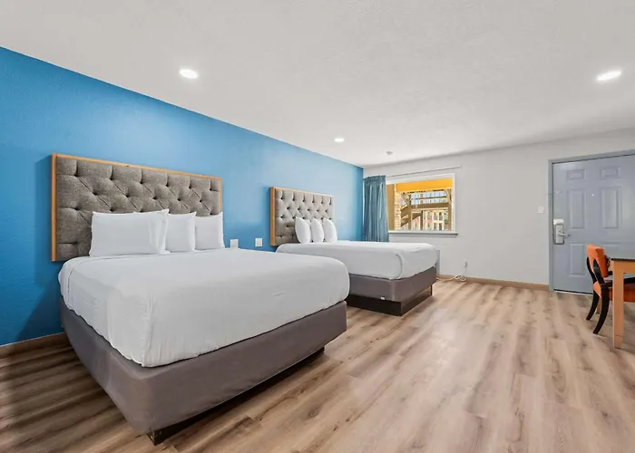 Econo Lodge Inn & Suites Sealy