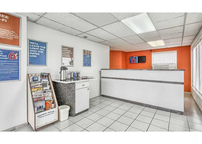 Motel 6-Windsor, On