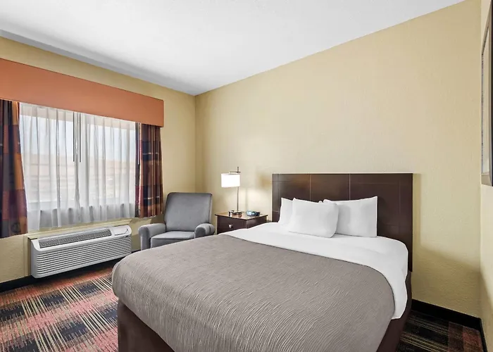 Quality Inn & Suites Des Moines Airport