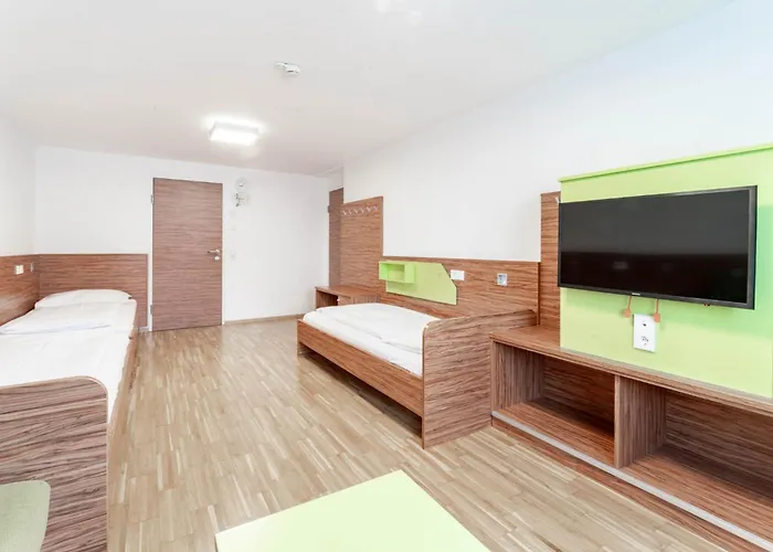Karlingerhaus Hotel Hostel Home