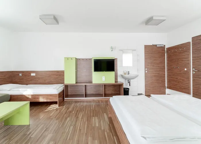 Karlingerhaus Hotel Hostel Home