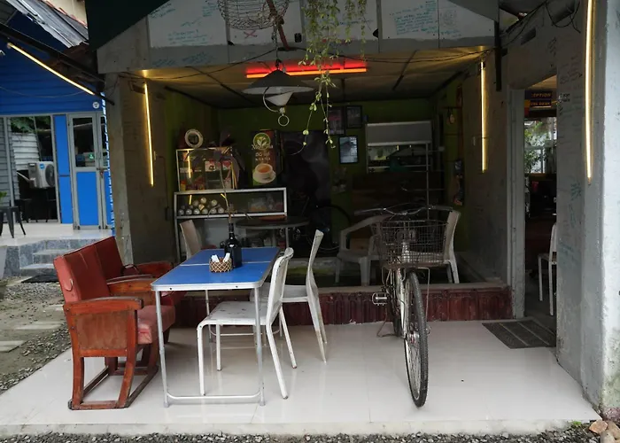 Airport A4 Transit Hub - Eco Chalets - Cmb Free Airport Pick Up & Drop 24 Hrs