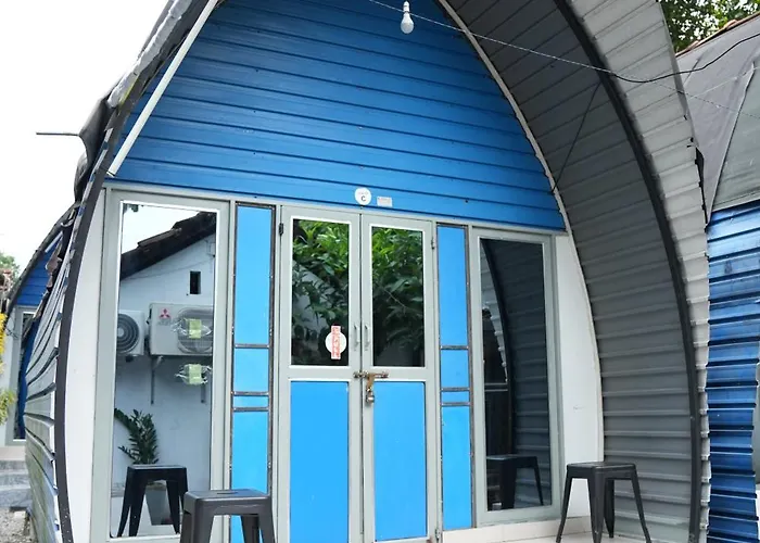 Airport A4 Transit Hub - Eco Chalets - Cmb Free Airport Pick Up & Drop 24 Hrs