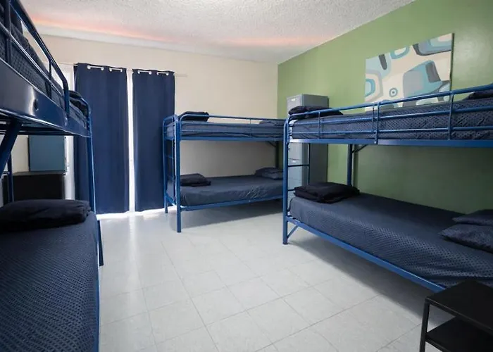 Banana Bungalow West Hollywood Hotel & Hostel