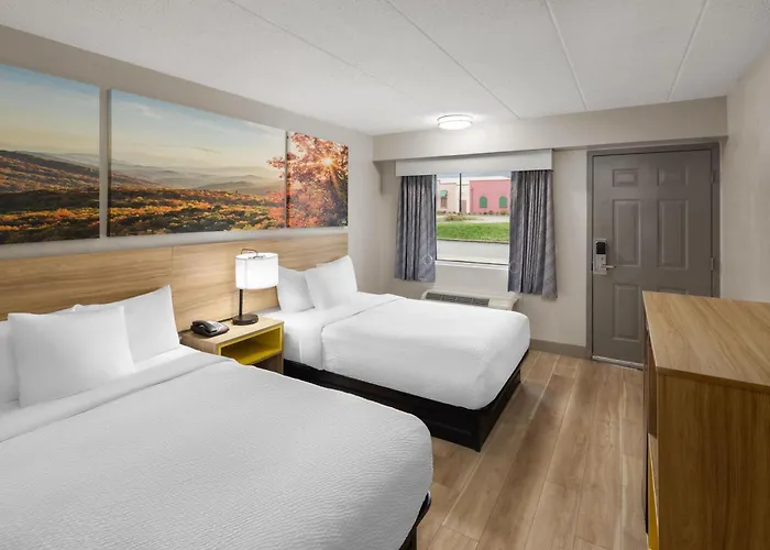 Days Inn By Wyndham Charleston Wv