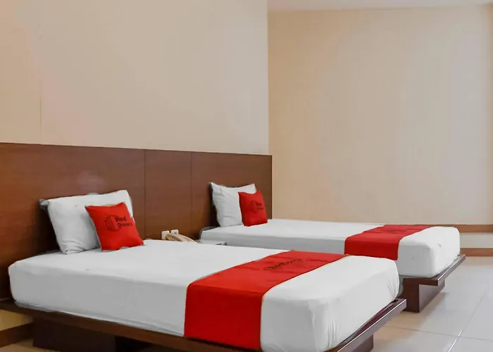 Reddoorz Plus At Karebosi Area 2 Makassar