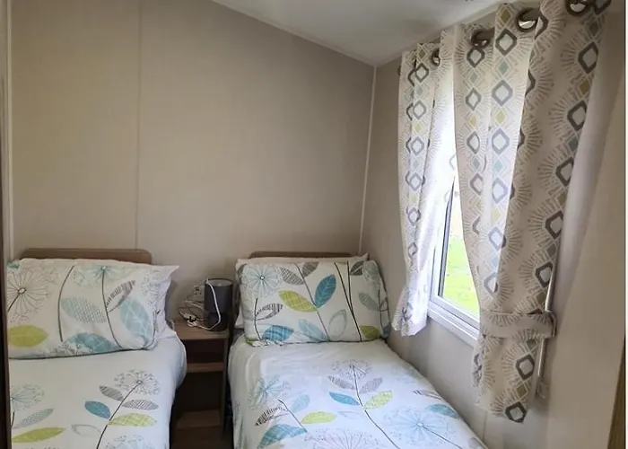 Luxury 8 Berth Caravan With Hot Tub & Starlink At Tattershall Lakes