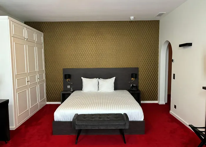 La Bourse Hotel