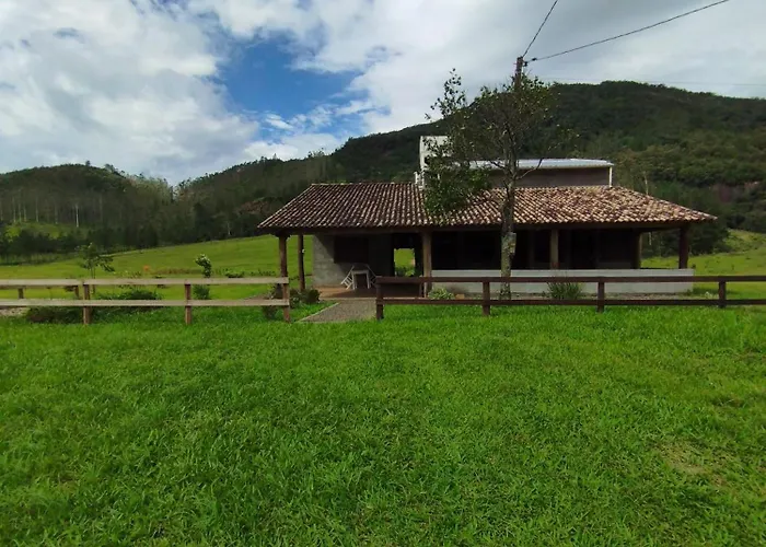 Hostel E Camping Vale Mirante Da Rocha