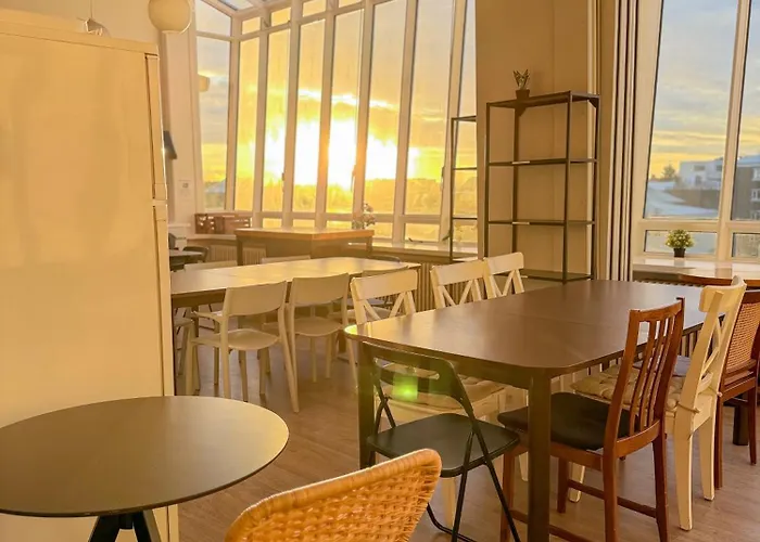 Baron'S Hostel