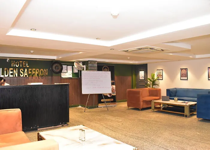 Qotel Comfort Golden Saffron - Hotel In Punjabi Bagh Near Metro