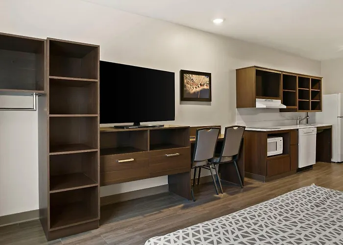 Woodspring Suites East Lansing - University Area