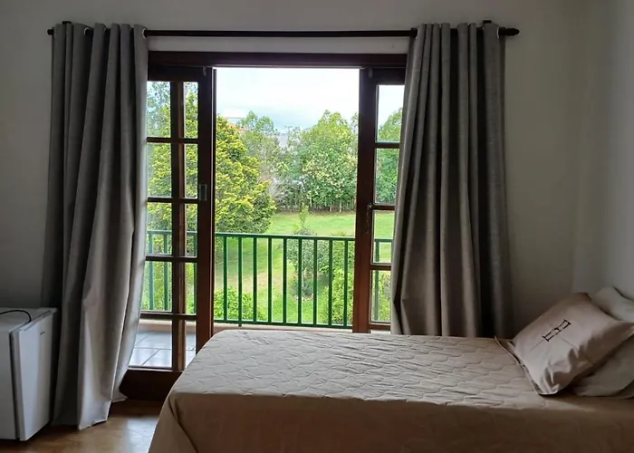 Hotéis de Campo Alegre (Santa Catarina)