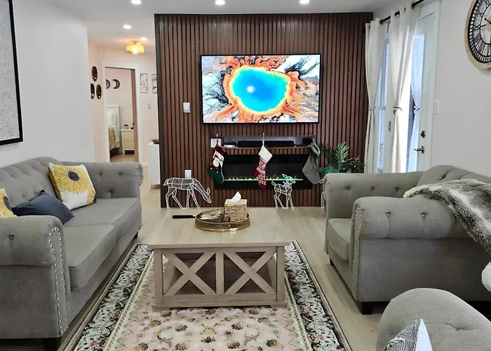 Luxury Riverfront Villa Walk To Beach
