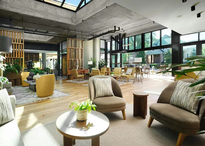 Moxy Boulder University