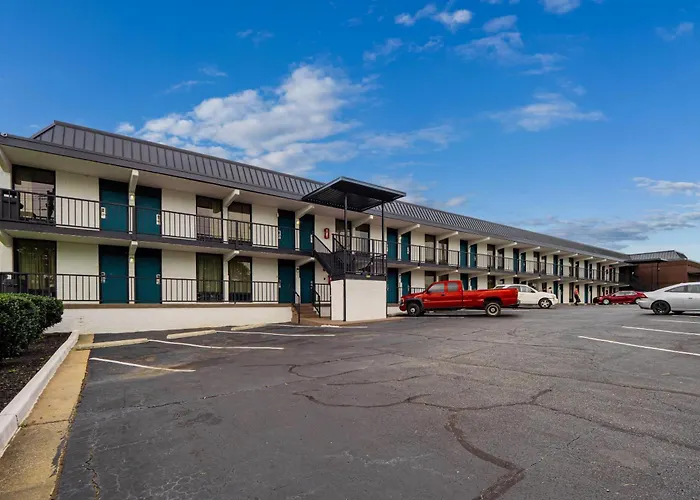 Clarion Pointe Winston - Salem Downtown