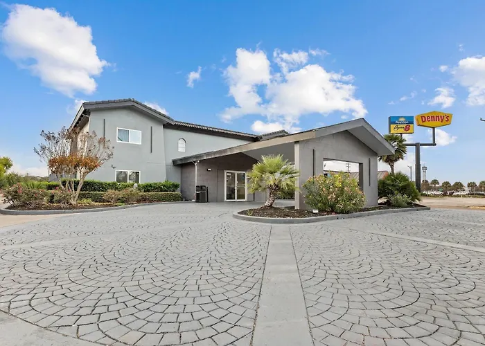 Super 8 By Wyndham Texas City - Galveston Area