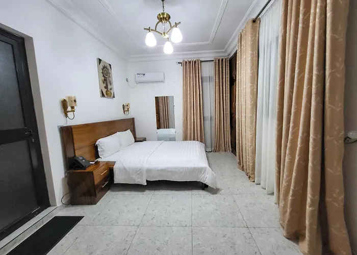Justina Guest House Hotel