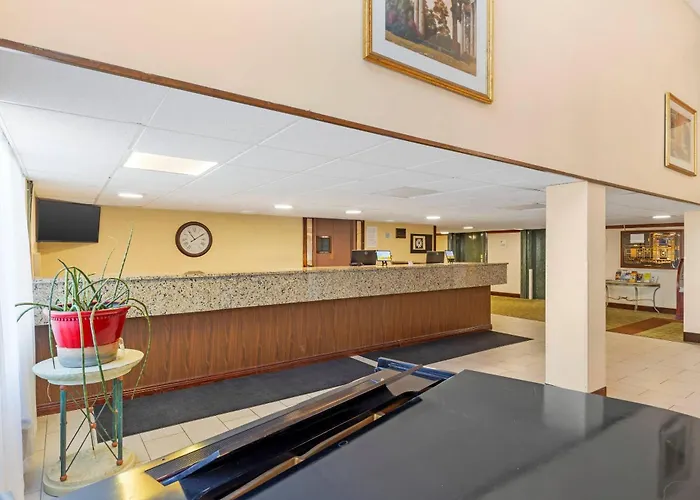 Mainstay Suites Lansing West
