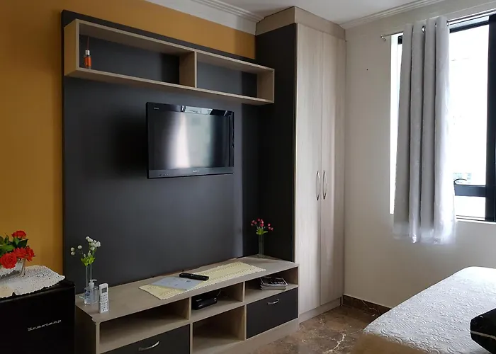 Flat Novo1 - Café, Cama Queen, Ar, Estac e Internet