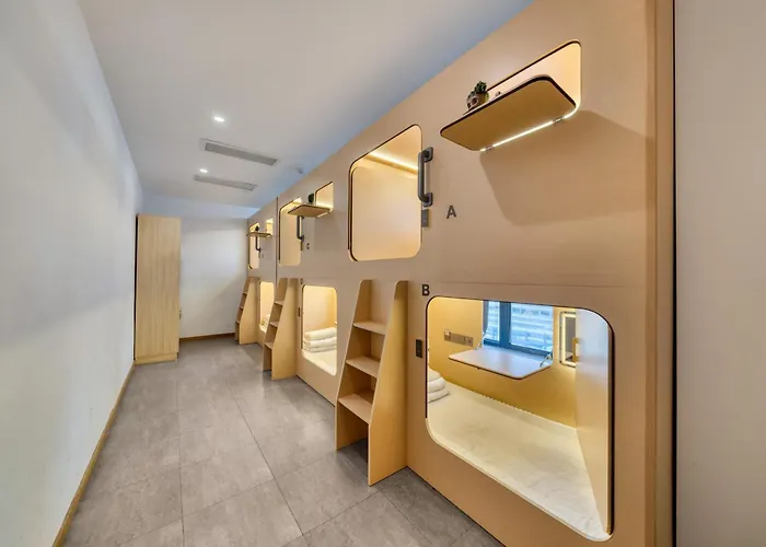 Z Designer Premium Capsule Hostel West Lake Wujiang Road Metro Station