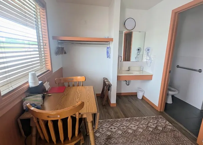 Auburn Inn Motel