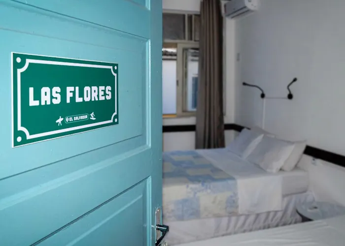 Nomads Hostel Multicultural & Coworking