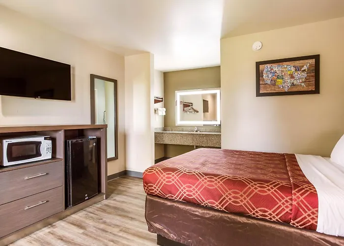 Econo Lodge Inn & Suites Murfreesboro Shopping District