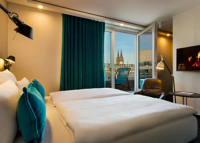 Motel One Köln-Neumarkt