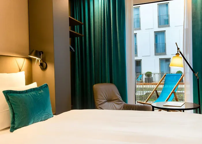 Motel One Köln-Neumarkt