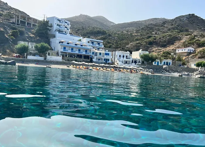 To Votsalo-Beach Side Studios & Taverna