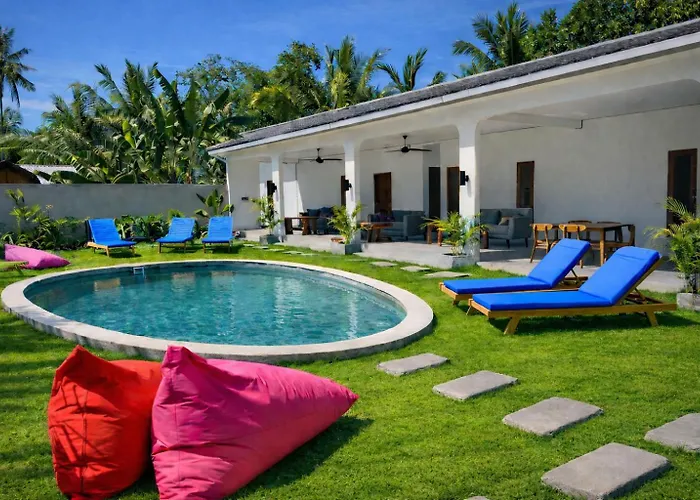 Wanderlust Hostel - Highest Privacy Hostel In Kuta - Big Clear Pool - Fast Internet
