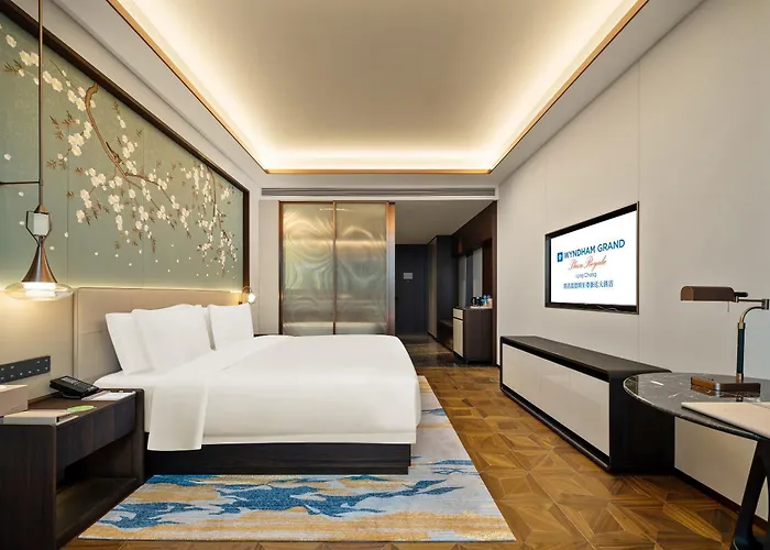 Wyndham Grand Plaza Royale Longchang