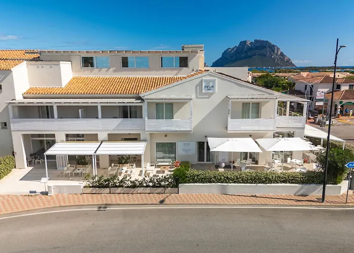 Hotel With Panoramic Swimming Pool In Porto San Paolo Just 850 Mt From The Sea