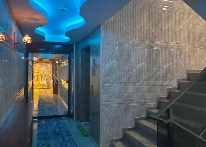 Grand Life Hotel
