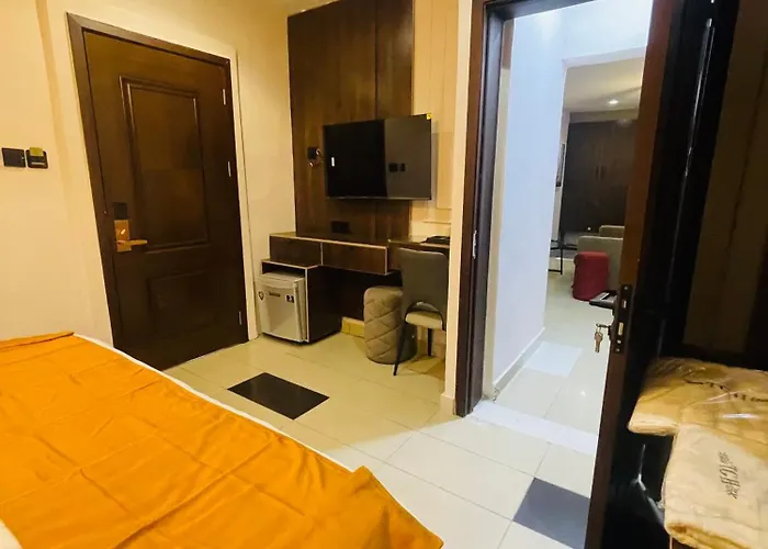 Tgh Gracies Hotel