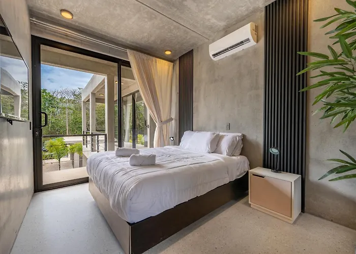 Nelblu Flamingo Suites