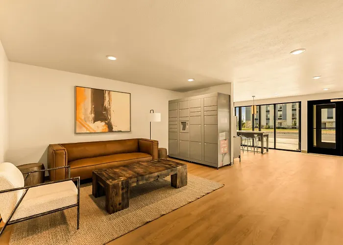 Livaway Suites Orem-Vineyard